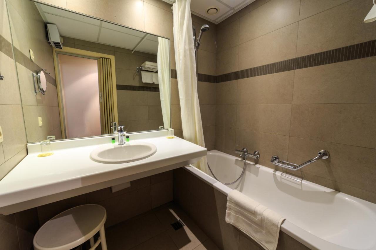 Hotel Pacific ออสเทนด์ ภายนอก รูปภาพ