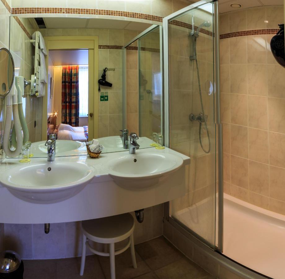 Hotel Pacific ออสเทนด์ ภายนอก รูปภาพ